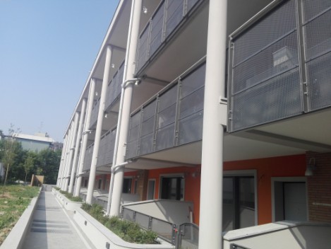 Parapetti cantiere via Fontanili